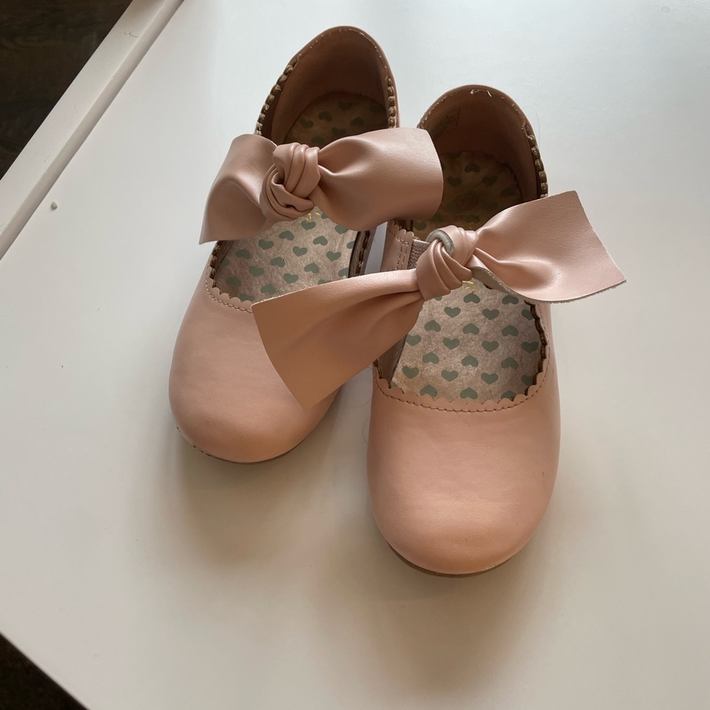 Adorable ballet pink dress shoes